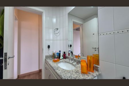 Apartamento à venda com 110m², 3 quartos e 2 vagas Apartamento à venda com 110m², 3 quartos e 2 vagasBanheiro