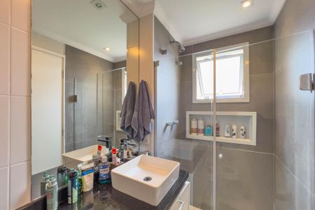 Apartamento à venda com 59m², 2 quartos e 2 vagasBanheiro do quarto 1