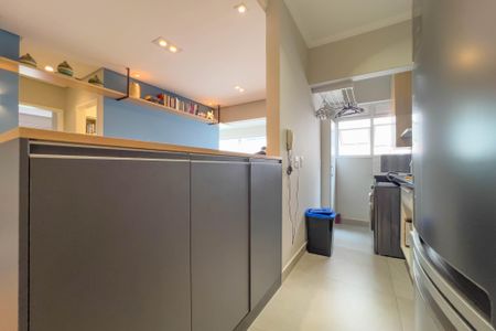 Apartamento à venda com 59m², 2 quartos e 2 vagasCozinha e área de serviço 