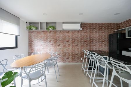 Apartamento para alugar com 40m², 2 quartos e sem vagaÁrea comum - Salão de festas