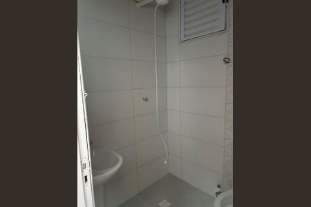 Banheiro de kitnet/studio para alugar com 1 quarto, 20m² em Jardim Bela Vista, São José dos Campos