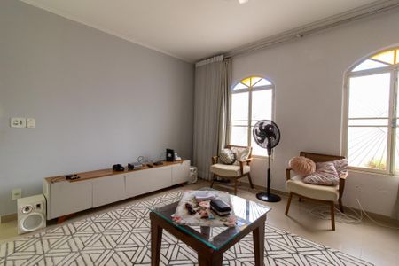 Casa à venda com 161m², 3 quartos e 6 vagasSala