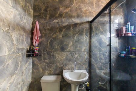 Casa à venda com 120m², 3 quartos e 2 vagasBanheiro