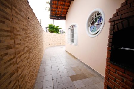 Quintal de casa para alugar com 3 quartos, 118m² em Jardim Imperador, Praia Grande