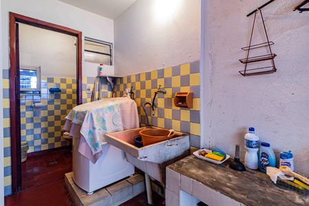 Casa à venda com 120m², 2 quartos e 2 vagas Casa à venda com 120m², 2 quartos e 2 vagasLavanderia