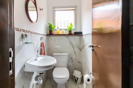 Lavabo de casa para alugar com 5 quartos, 140m² em Jardim Celeste, São Paulo