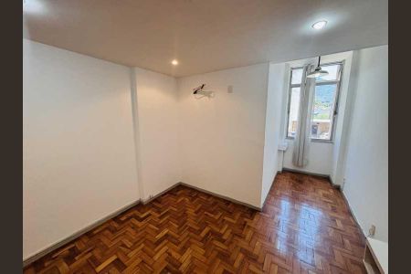 Apartamento à venda com 65m², 2 quartos e 1 vaga