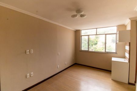 Sala de apartamento para alugar com 2 quartos, 75m² em Cubango, Niterói