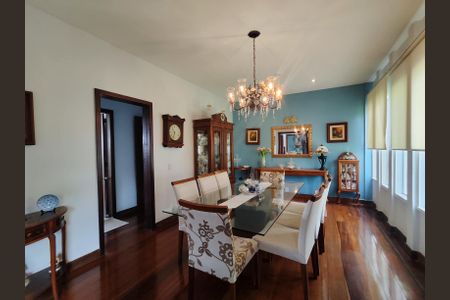 Casa de condomínio à venda com 820m², 5 quartos e 4 vagas Casa de condomínio à venda com 820m², 5 quartos e 4 vagasSala 1