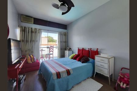 Casa de condomínio à venda com 820m², 5 quartos e 4 vagas Casa de condomínio à venda com 820m², 5 quartos e 4 vagasQuarto 1