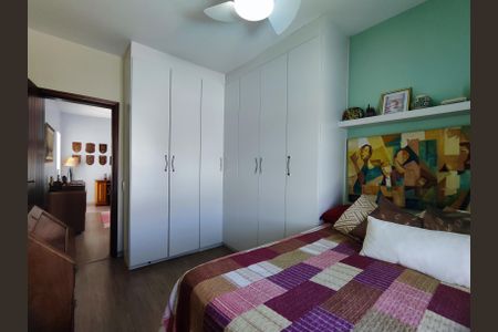 Casa de condomínio à venda com 820m², 5 quartos e 4 vagas Casa de condomínio à venda com 820m², 5 quartos e 4 vagasQuarto 2