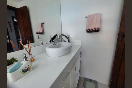 Casa de condomínio à venda com 820m², 5 quartos e 4 vagas Casa de condomínio à venda com 820m², 5 quartos e 4 vagasBanheiro Social