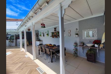 Casa de condomínio à venda com 820m², 5 quartos e 4 vagas Casa de condomínio à venda com 820m², 5 quartos e 4 vagasÁrea de Lazer