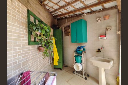 Casa de condomínio à venda com 820m², 5 quartos e 4 vagas Casa de condomínio à venda com 820m², 5 quartos e 4 vagasÁrea de Serviço