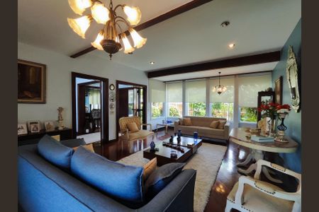 Casa de condomínio à venda com 820m², 5 quartos e 4 vagas Casa de condomínio à venda com 820m², 5 quartos e 4 vagasSala 2