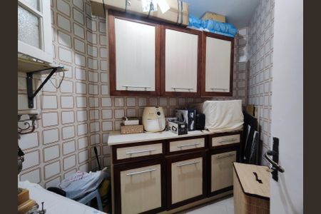 Casa de condomínio à venda com 820m², 5 quartos e 4 vagas Casa de condomínio à venda com 820m², 5 quartos e 4 vagasCasa de hóspedes