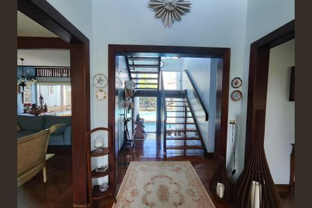 Casa de condomínio à venda com 820m², 5 quartos e 4 vagas Casa de condomínio à venda com 820m², 5 quartos e 4 vagasHall