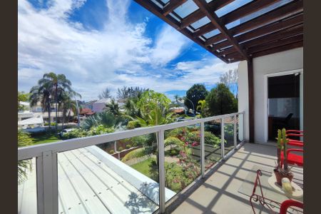 Casa de condomínio à venda com 820m², 5 quartos e 4 vagas Casa de condomínio à venda com 820m², 5 quartos e 4 vagasSala 4 Varanda