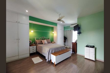 Casa de condomínio à venda com 820m², 5 quartos e 4 vagas Casa de condomínio à venda com 820m², 5 quartos e 4 vagasSuíte 1