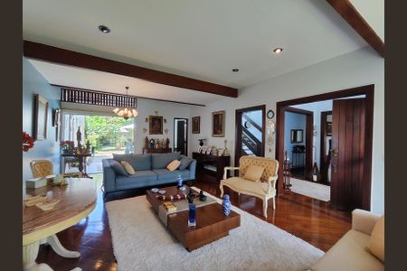 Casa de condomínio à venda com 820m², 5 quartos e 4 vagas Casa de condomínio à venda com 820m², 5 quartos e 4 vagasSala 2