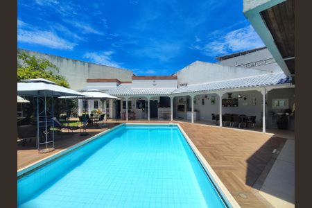 Casa de condomínio à venda com 820m², 5 quartos e 4 vagas Casa de condomínio à venda com 820m², 5 quartos e 4 vagasÁrea de Lazer