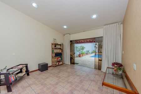 Casa à venda com 4 quartos, 279m² em Vila Matilde, São Paulo
