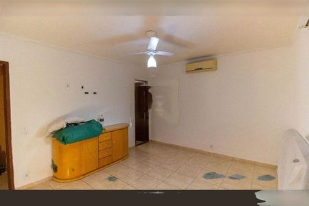 Casa à venda com 680m², 3 quartos e 1 vaga