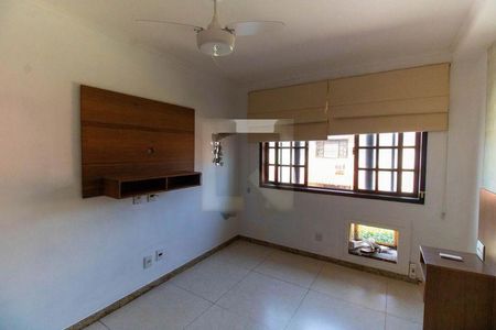 Casa à venda com 2 quartos, 140m² em Maravista, Niterói