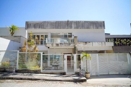 Casa à venda com 491m², 7 quartos e 2 vagas
