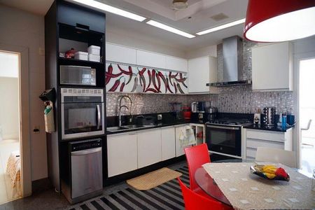 Casa à venda com 491m², 7 quartos e 2 vagas