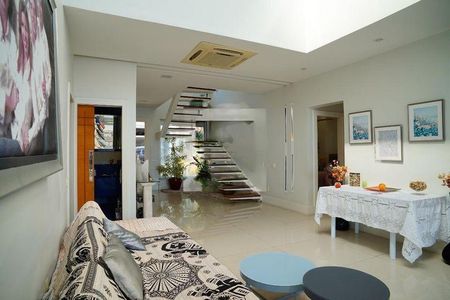 Casa à venda com 491m², 7 quartos e 2 vagas