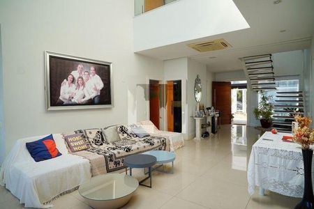 Casa à venda com 7 quartos, 491m² em Charitas, Niterói