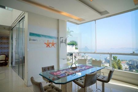 Casa à venda com 491m², 7 quartos e 2 vagas