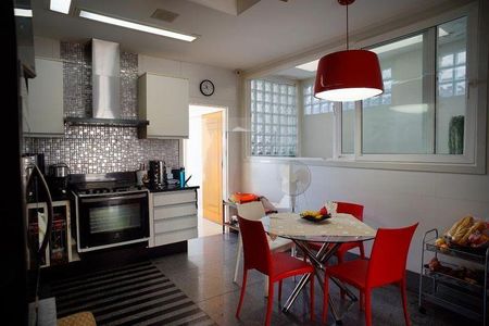 Casa à venda com 491m², 7 quartos e 2 vagas