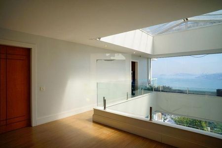 Casa à venda com 491m², 7 quartos e 2 vagas