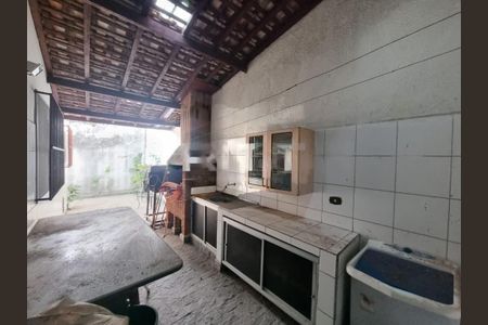 Casa à venda com 217m², 3 quartos e 2 vagas