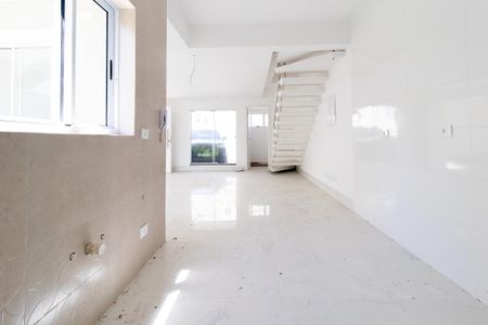 Cozinha de casa de condomínio para alugar com 3 quartos, 115m² em Uberaba, Curitiba