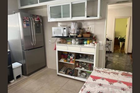 Casa à venda com 194m², 4 quartos e 3 vagas