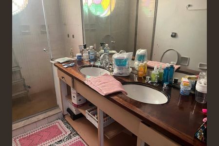 Casa à venda com 194m², 4 quartos e 3 vagas