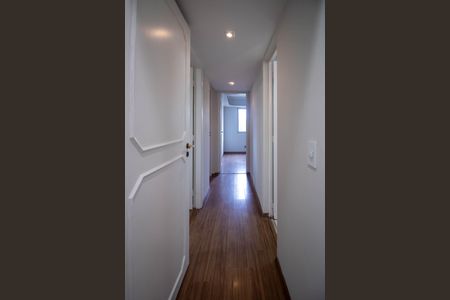 Apartamento à venda com 83m², 3 quartos e 3 vagasCorredor 