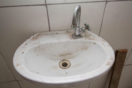 Banheiro de casa para alugar com 1 quarto, 35m² em Vila Bancaria Munhoz, São Paulo