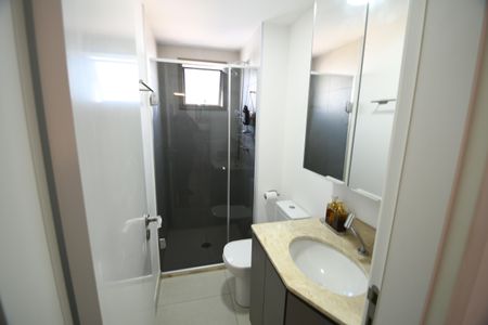 Apartamento à venda com 75m², 2 quartos e 2 vagasBanheiro Social