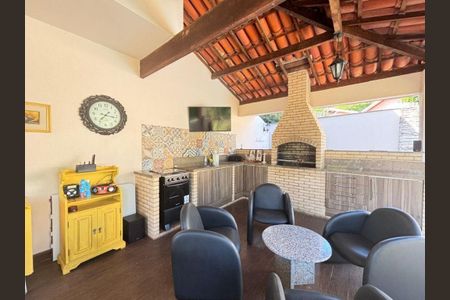 Casa à venda com 4 quartos, 318m² em Pendotiba, Niterói