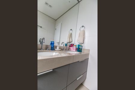 Apartamento à venda com 112m², 3 quartos e 2 vagasBanheiro da Suíte