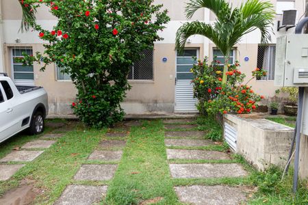 Casa de condomínio para alugar com 60m², 2 quartos e 1 vaga Casa de condomínio para alugar com 60m², 2 quartos e 1 vagaFachada
