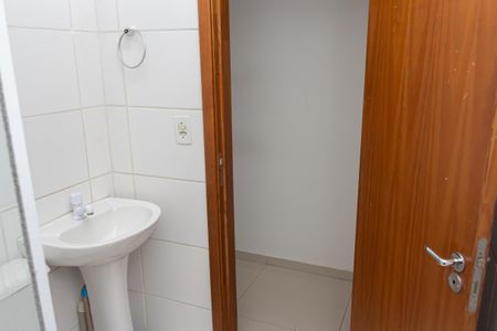 Casa de condomínio para alugar com 60m², 2 quartos e 1 vaga Casa de condomínio para alugar com 60m², 2 quartos e 1 vagaBanheiro