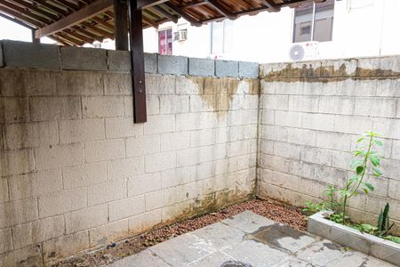 Casa de condomínio para alugar com 60m², 2 quartos e 1 vaga Casa de condomínio para alugar com 60m², 2 quartos e 1 vagaQuintal