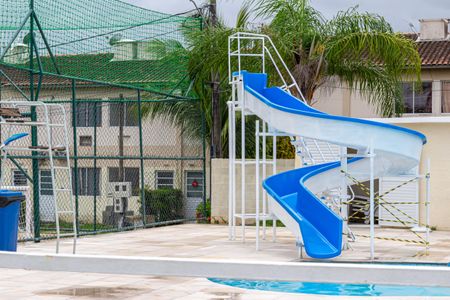 Casa de condomínio para alugar com 60m², 2 quartos e 1 vaga Casa de condomínio para alugar com 60m², 2 quartos e 1 vagaÁrea comum - Piscina