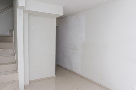 Casa de condomínio para alugar com 60m², 2 quartos e 1 vaga Casa de condomínio para alugar com 60m², 2 quartos e 1 vagaSala