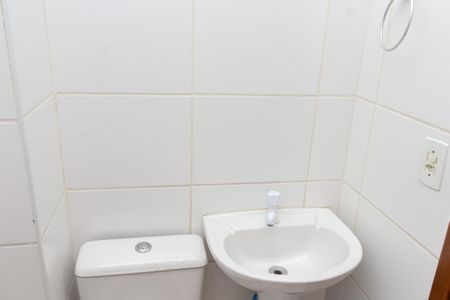 Casa de condomínio para alugar com 60m², 2 quartos e 1 vaga Casa de condomínio para alugar com 60m², 2 quartos e 1 vagaBanheiro